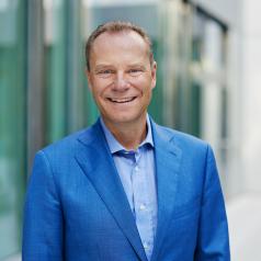 Stefan Pfister